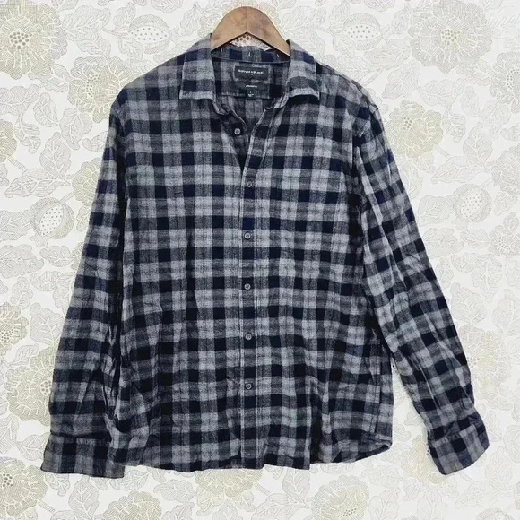 Banana Republic Untucked Flannel Button down Long sleeve  Plaid Men's Shirt L - Picture 1 of 7